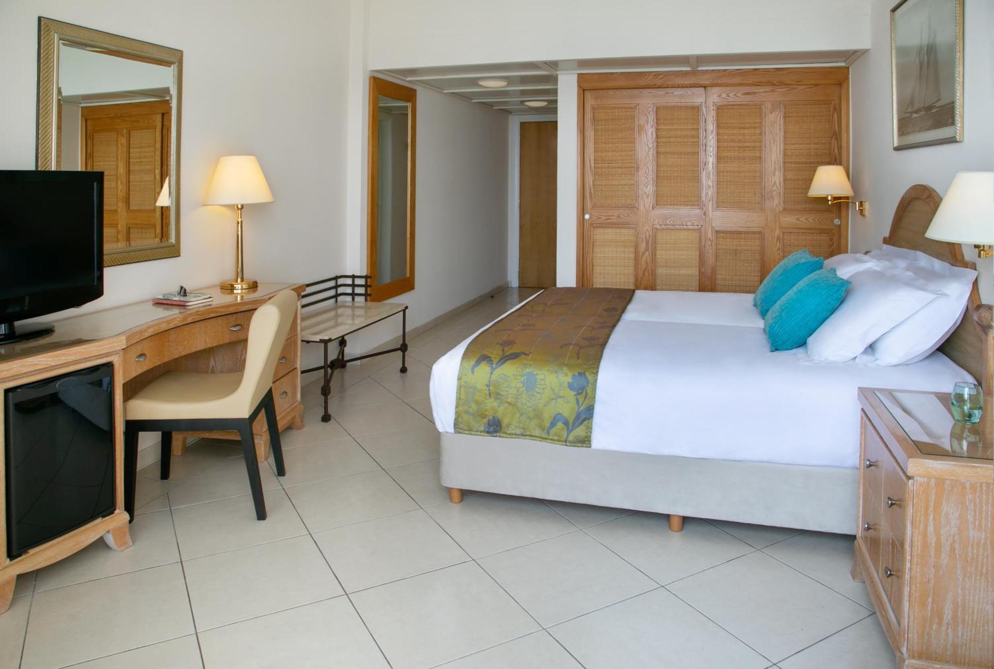 Atlantica Miramare Beach ลิมาซอล ภายนอก รูปภาพ